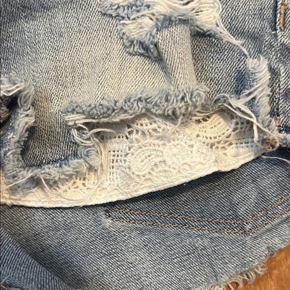 American Eagle Outfitters Women's Light Blue Ripped Jean Shorts super low shorts - Picture 4 of 6